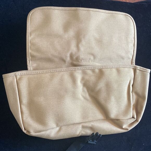 Utility Sling Bag Sahara Sand NEW - Picture 5 of 8